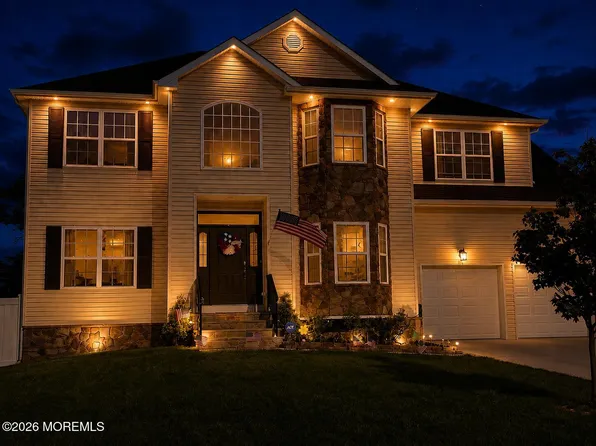 12 Jamie Court, Barnegat, NJ 08005