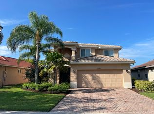 1581 Birdie Dr, Naples, FL 34120