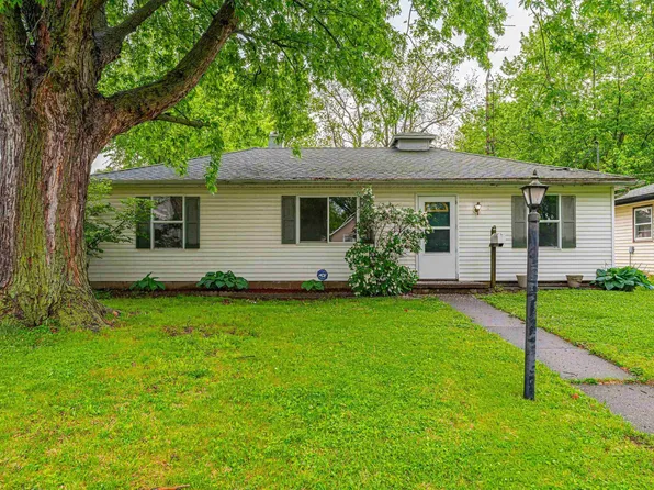 205 Palmer Ave, Lincoln, IL 62656