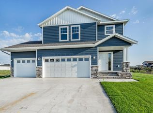 7000 26th St S, Fargo, ND 58104