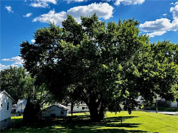 706 Harmon St, Saint Joseph, MO 64504