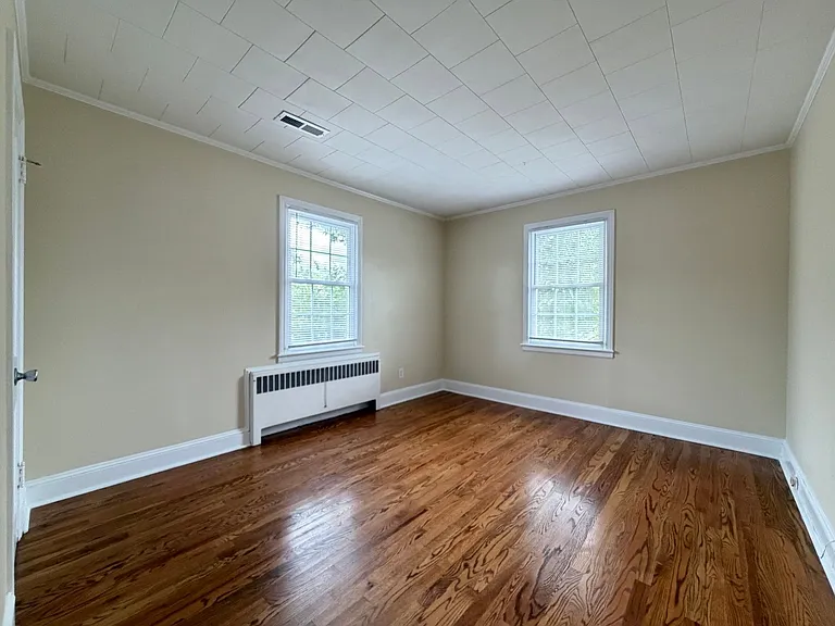 452 Parkview Dr #C — Photo 7