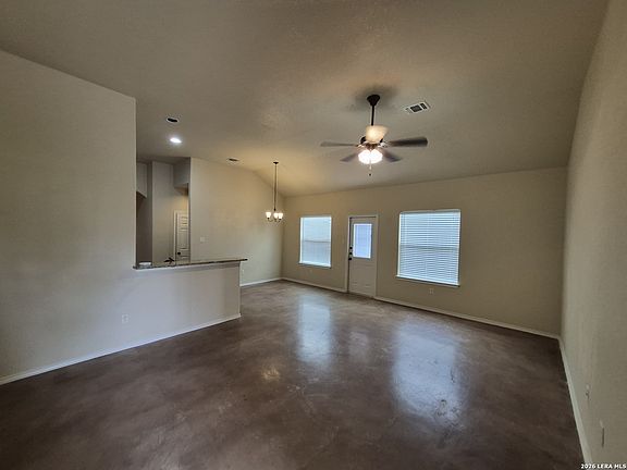 2nd image of 698 SAENGERHALLE RD