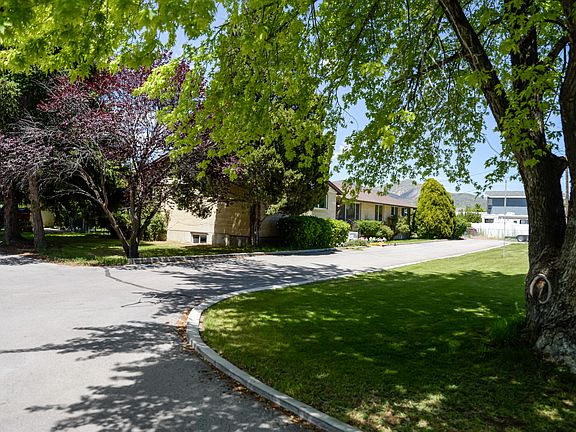 4th image of 2195 N 1200th St E