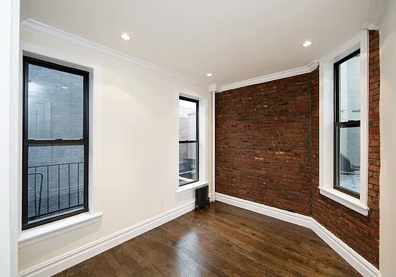 Rented by Avenues Real Estate | media 10