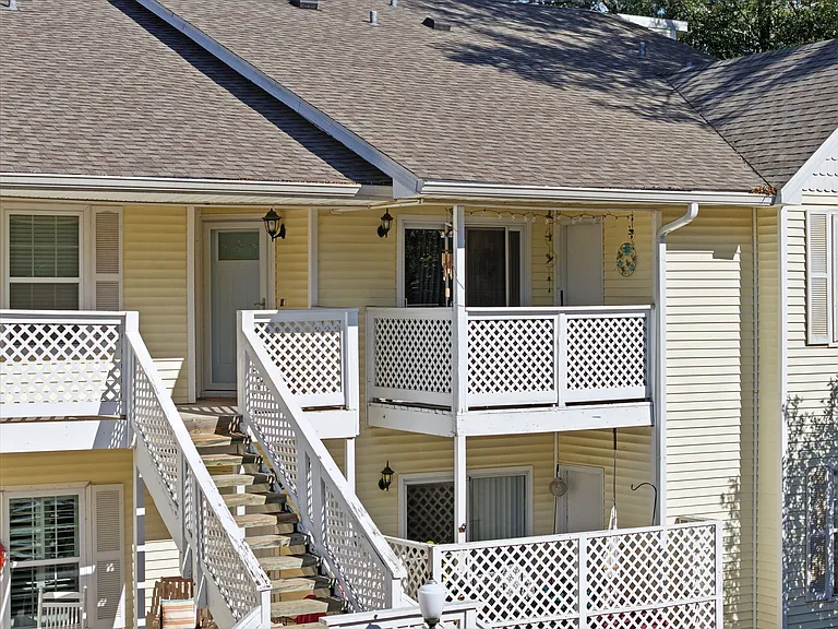 601 E Burgess Rd — Photo 25