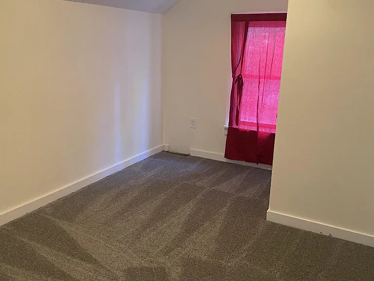 210 W Palmer Ave — Photo 8