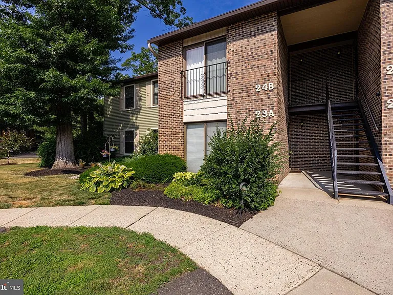 23 W Bluebell Ln #A — Photo 24