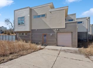 9591 Oak Ave, Gary, IN 46403