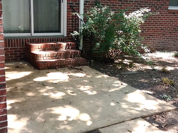 Patio off den
