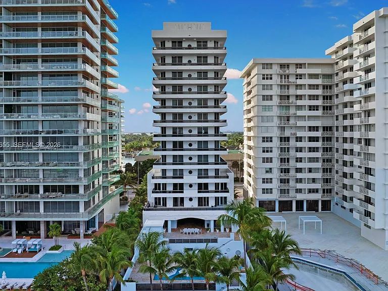 5801 Collins Ave #1200 — Photo 67