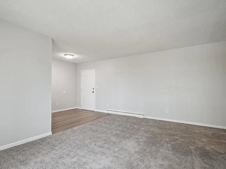 Golden Hill Apartments — Photo 17