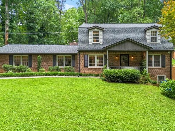 1050 Lake Charles Dr, Roswell, GA 30075