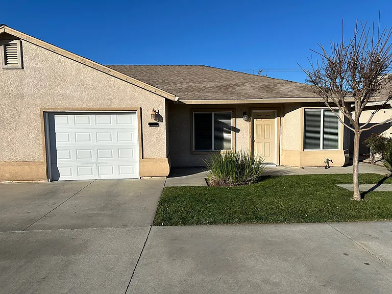 1918 Central Ave #1918 — Photo 1