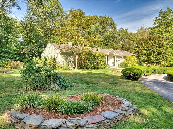 4th image of 27 Mayflower Dr