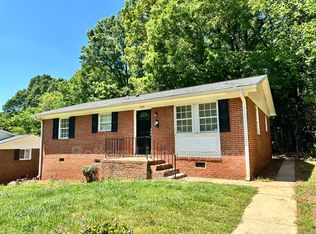 1713 Longleaf Dr, Charlotte, NC 28210