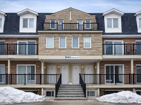 3043 Finch Ave W #2033, Toronto, ON M9M 0A4
