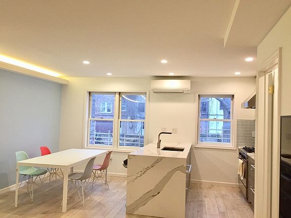 3rd image of 6829 Harrow St