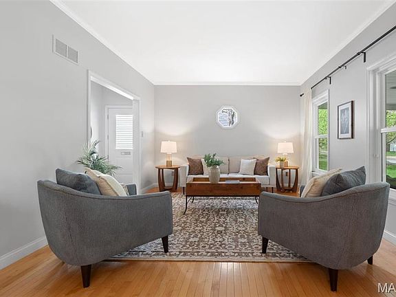 5th image of 563 S Clay Ave