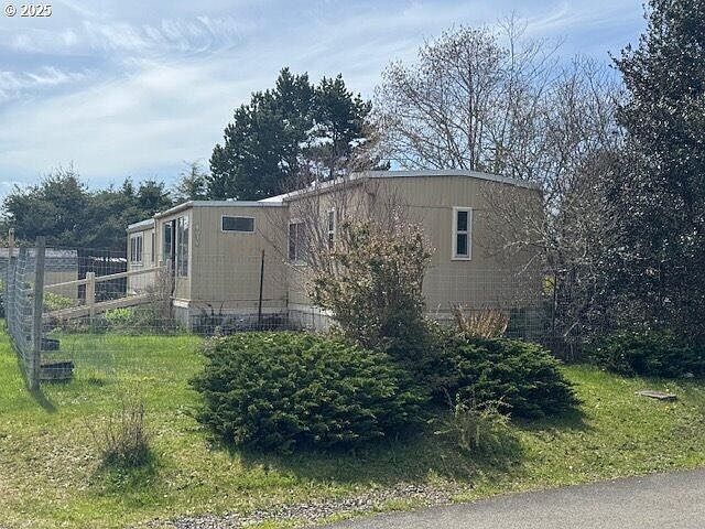 1st image of 8035 Hollyhock St