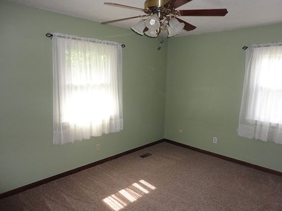 5th image of 4277 Hilldale Dr