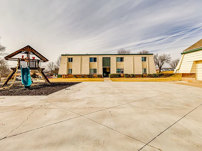 Woodhaven Apartments — Photo 2