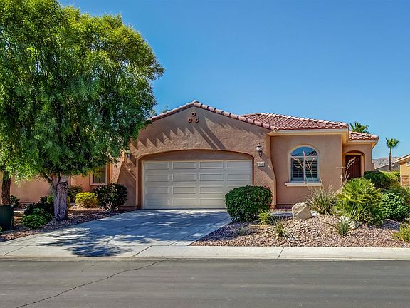 2nd image of 81604 Avenida De Baile