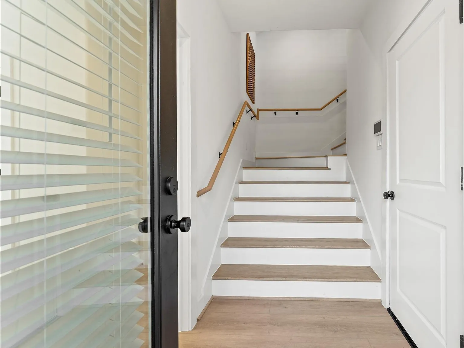 3 bed, 3.5 bath, 1778 sqft, $2,695 — Photo 3