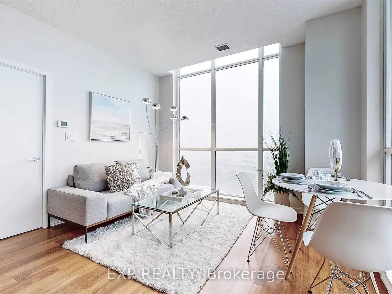 2 bed, $2,400 — Photo 4