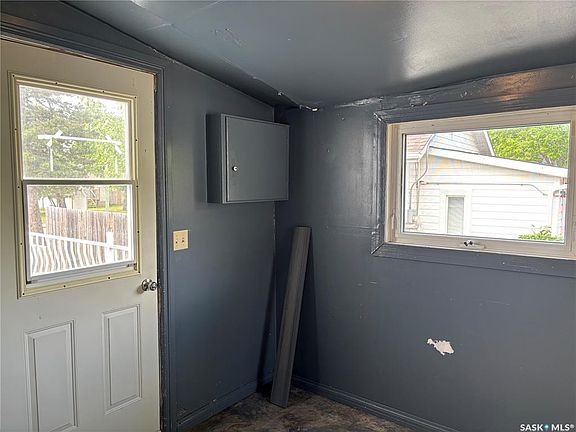 5th image of 1012 Stadacona STREET E