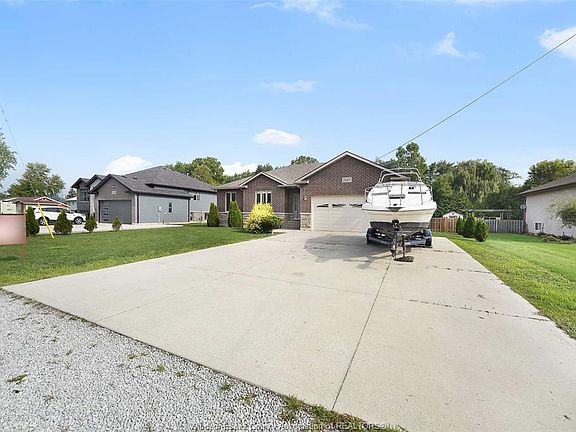 4th image of 21107 McLean Rd