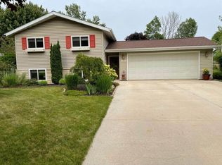 1357 Hubbard Cir, Manitowoc, WI 54220