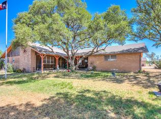 513 W Duncan Ave, Mertzon, TX 76941