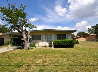 703 N Rhomberg St, Burnet, TX 78611