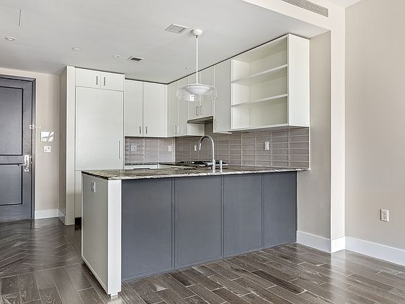 3rd image of 10 Lenox Ave #6D