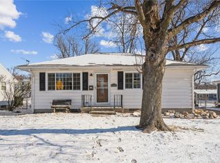 506 35th St SE, Cedar Rapids, IA 52403