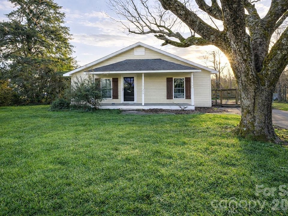 1st image of 211 Webb Farm Rd