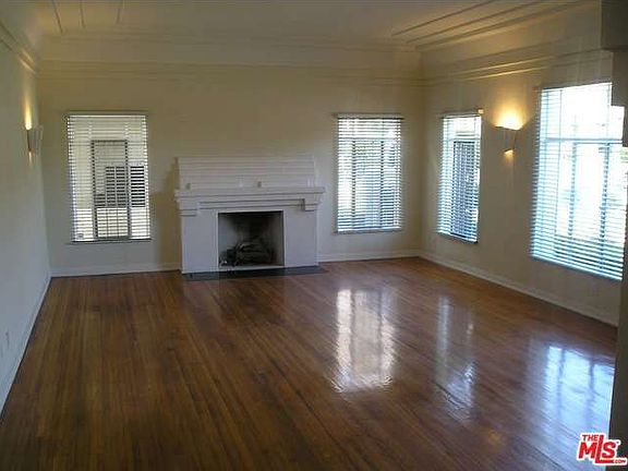 3rd image of 267 S Mansfield Ave