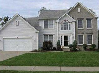 76 Old Post Rd, Lancaster, NY 14086