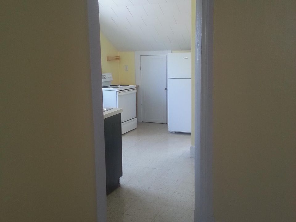 2nd image of 300 Hooker St Unit B