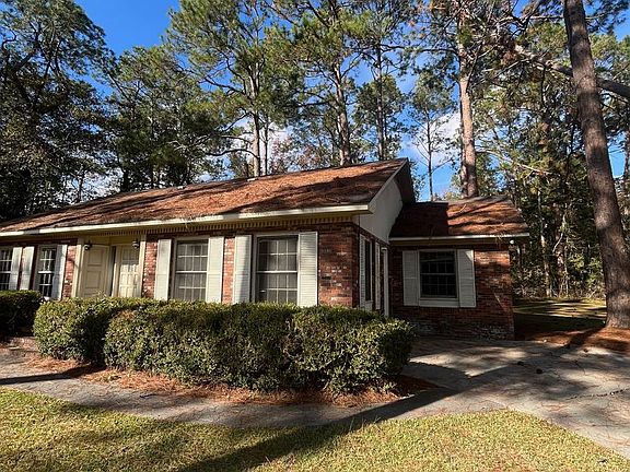 2nd image of 203 S Edgewood Dr #B