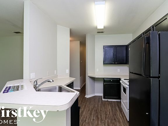 5th image of 1383 S Chamberlain Blvd