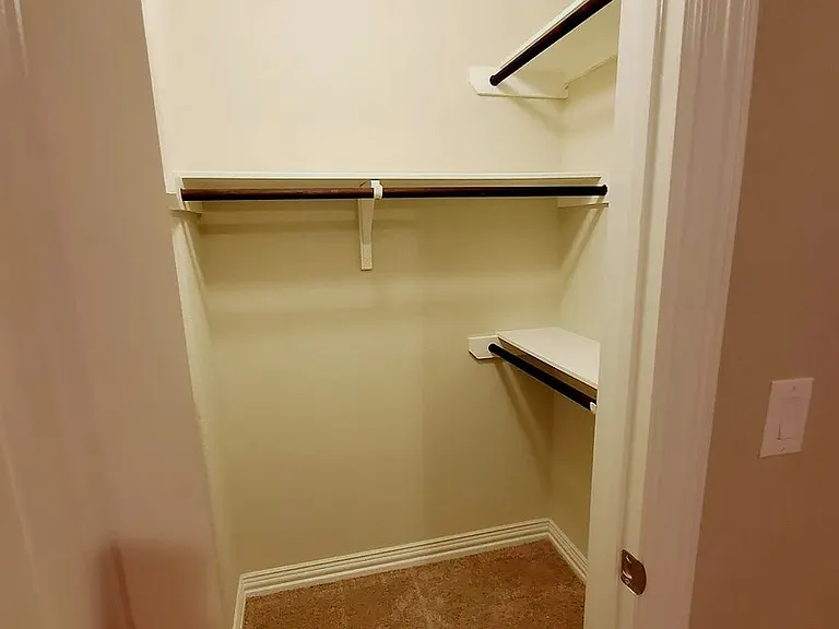 Bedroom 4 walk-in closet