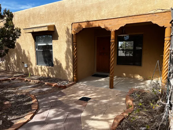 10 Lucero Rd, Santa Fe, NM 87508