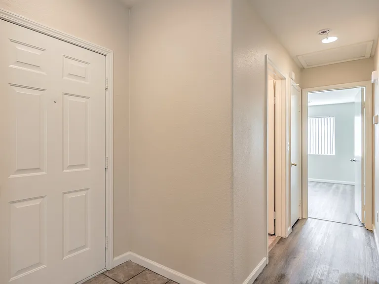 526 Regal Robin Way — Photo 3