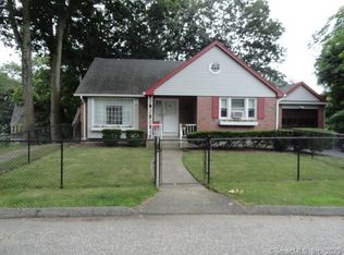 6 Rose Garden Ln, Norwich, CT 06360