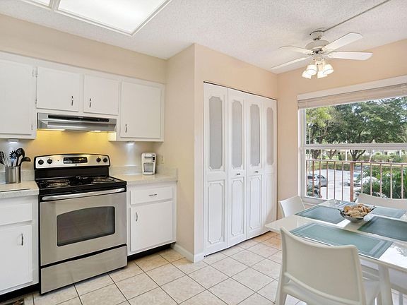 4th image of 14623 Bonaire Boulevard #207