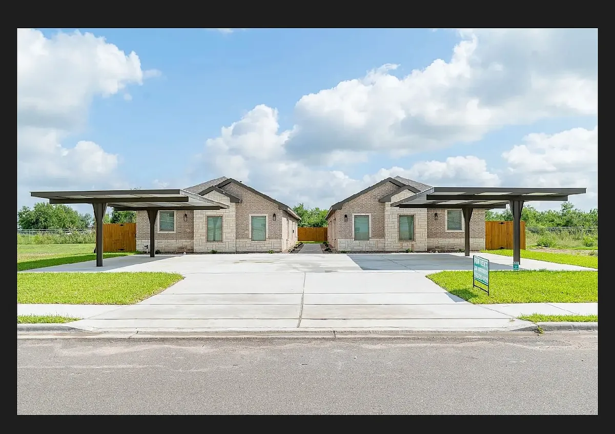 Building Photo - 3413 E Zinnia Ave #1