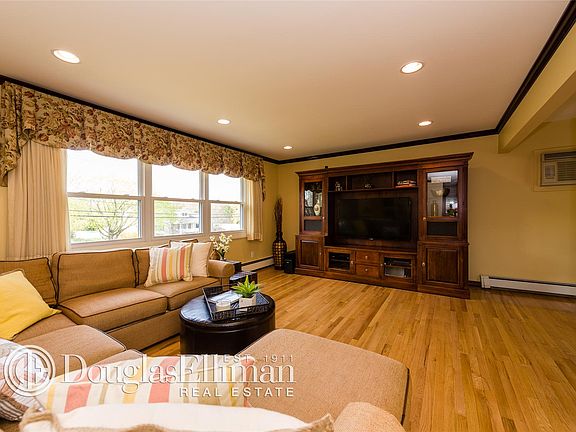 2nd image of 9 Grossman St