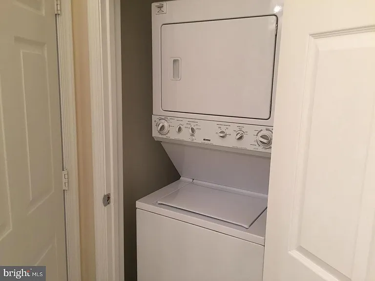 11402 Gate Hill Pl #E — Photo 11